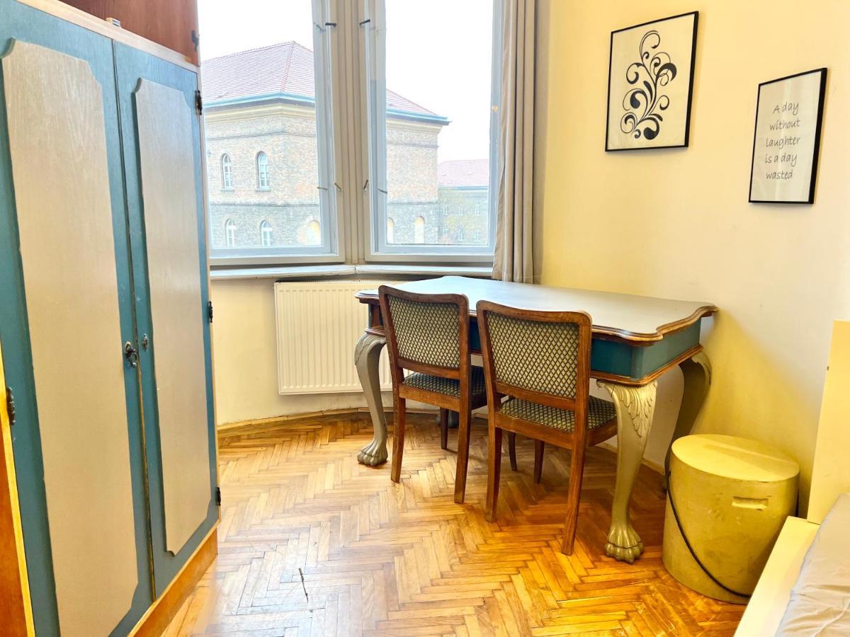 F14 Guest House By Small Home Budapest Esterno foto