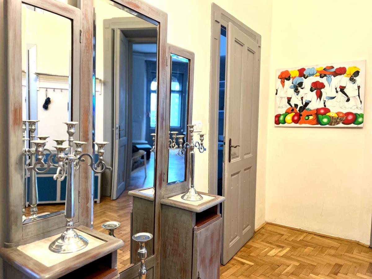 F14 Guest House By Small Home Budapest Esterno foto