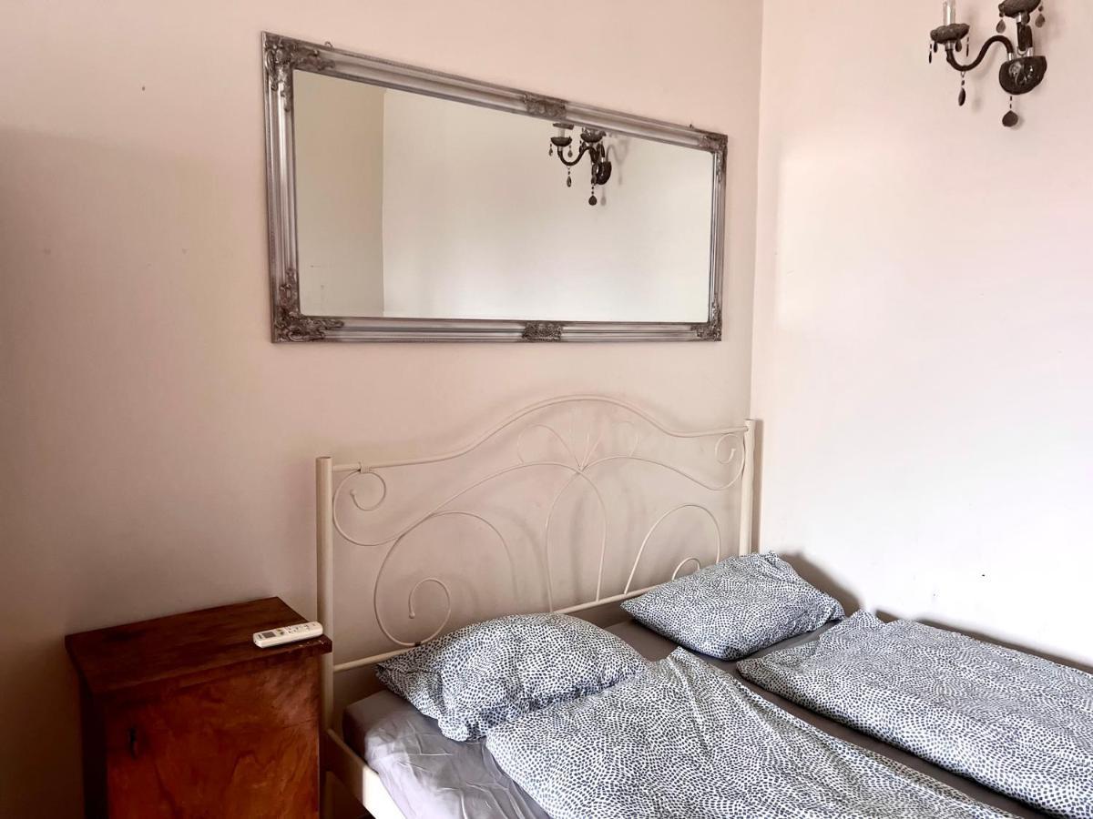 F14 Guest House By Small Home Budapest Esterno foto