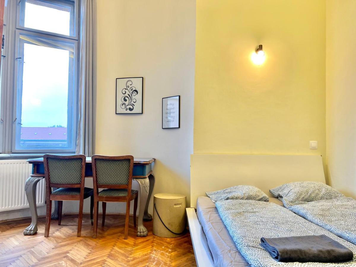 F14 Guest House By Small Home Budapest Esterno foto