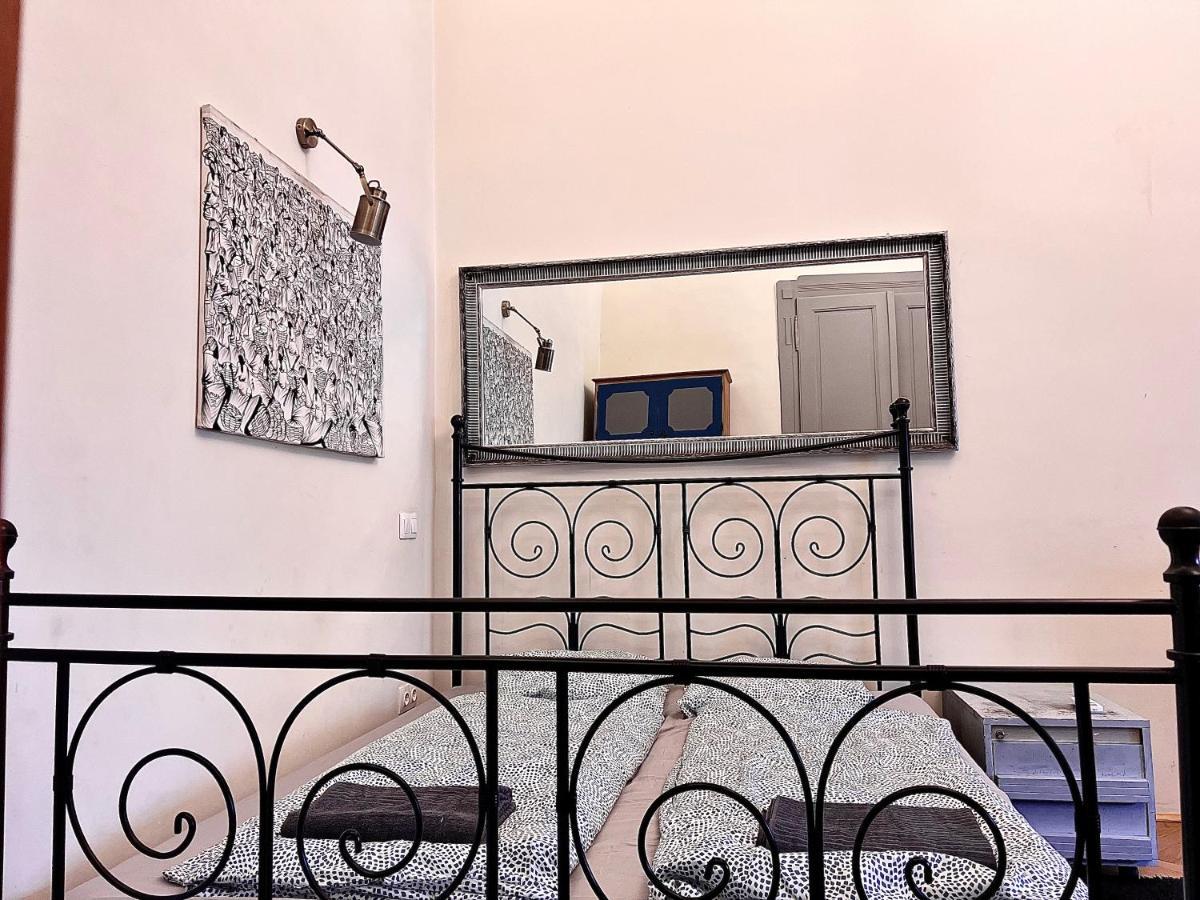 F14 Guest House By Small Home Budapest Esterno foto