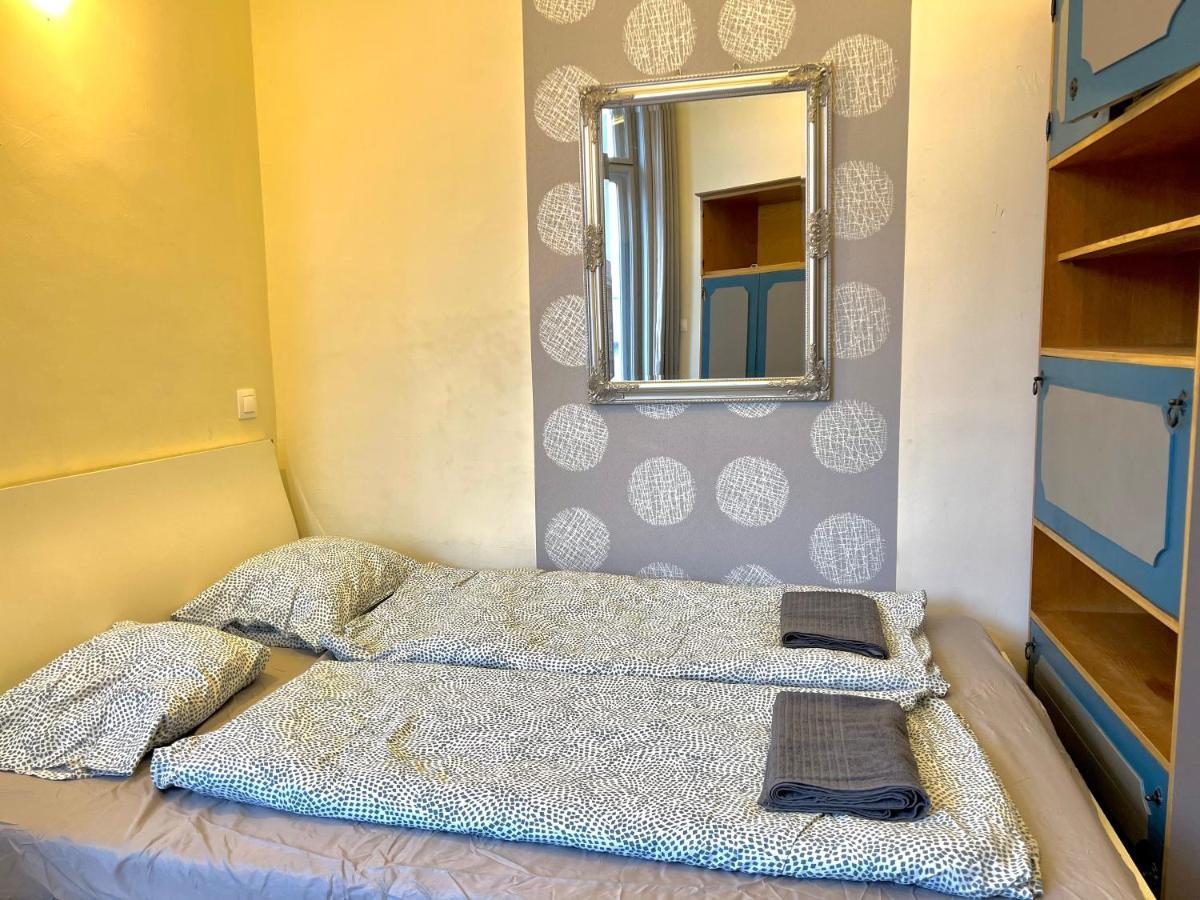 F14 Guest House By Small Home Budapest Esterno foto